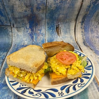 CHEESY OINK OINK BREAKFAST SANDWICH