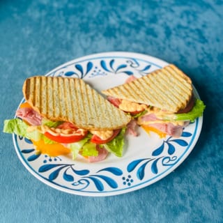 SPICY OINK-INATOR SANDWICH